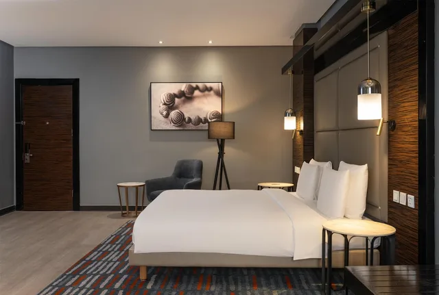 غرفة سوبيريور بسرير كينج بإطلالة على المسبح، RADISSON BLU HOTEL, LUSAKA 6/10