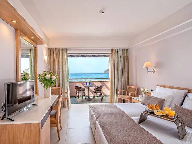 غرفة مزدوجة بإطلالة على الحديقة، Porto Platanias Beach Resort & Spa 1/1
