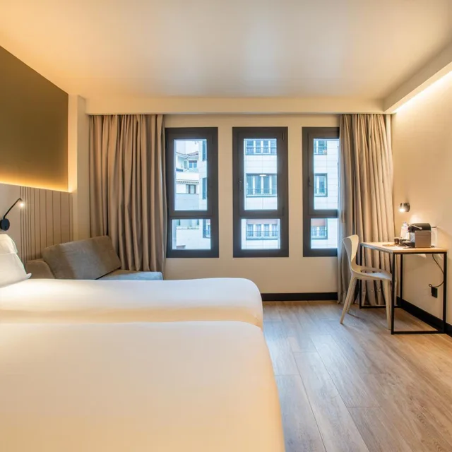 غرفة سوبيريور ثلاثية بسرير مزدوج، Hotel Bed4U Zurriola 5/10