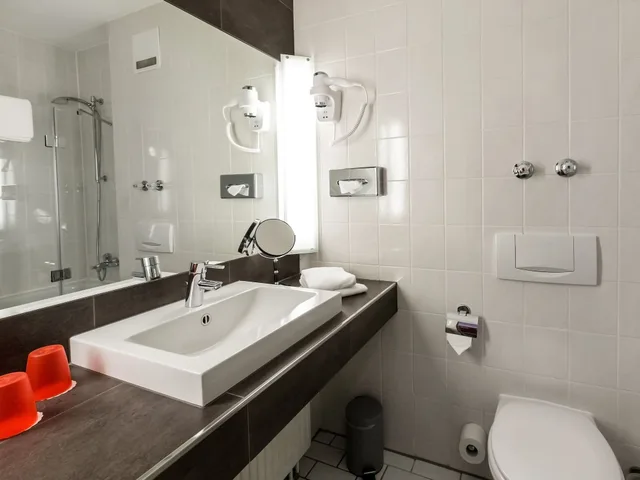 غرفة قياسية بسرير مزدوج، DORMERO Hotel München-Kirchheim Messe 3/6