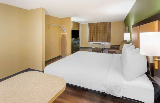 استوديو ديلوكس بسرير كينج مع أريكة، Extended Stay America - Salt Lake City - Sugar House 4/9