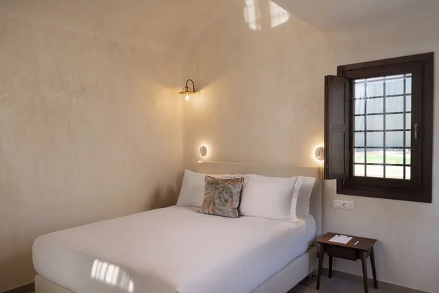 جناح مريح بسرير كوين بجاكوزي، Winery Hotel 1870 1/2