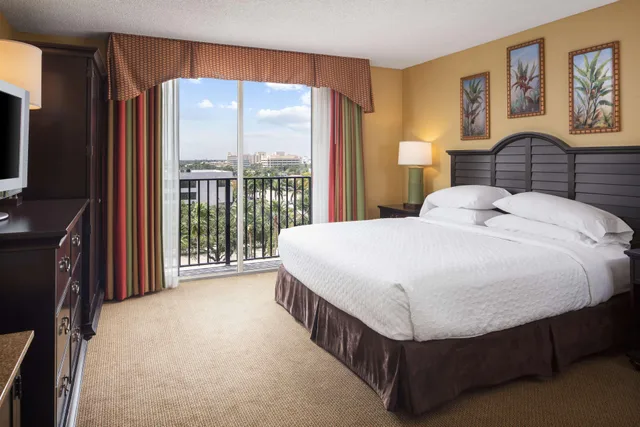 جناح بسرير كينج بشرفة، Embassy Suites by Hilton Fort Lauderdale 17th Street 1/3