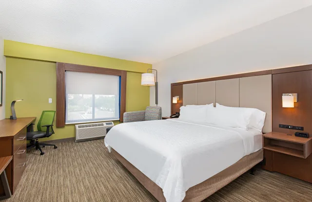 Standard, Holiday Inn Express Hotel and Suites Mt. Juliet-Nashville Area 2/8