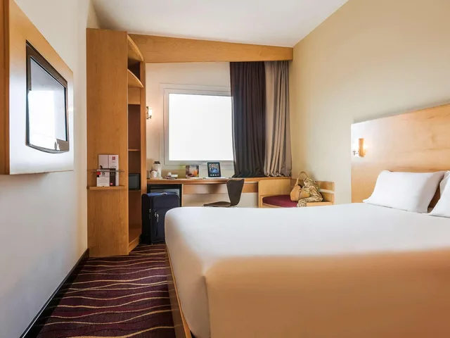 غرفة بريفيليج بسرير مزدوج، Ibis Muscat 2/6