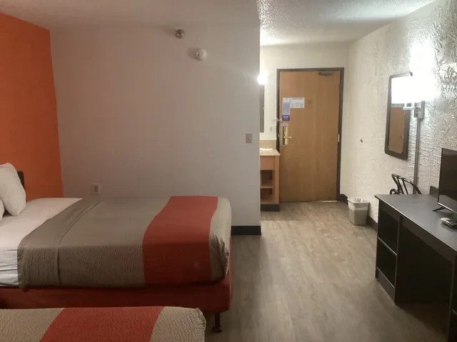 غرفة قياسية بسريرين مزدوجين، Motel6 Bridgeview, IL 4/6