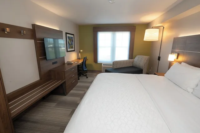 غرفة قياسية بسرير كينج، Holiday Inn Express Hotel Suites Iron Mountain 2/3