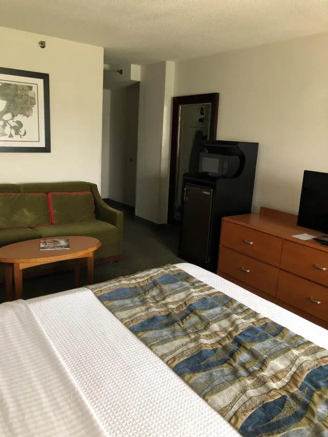Mini, Suite, King Bed، Capital Plaza Hotel 4/6