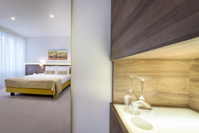 Room, Queen Bed, Garden Hill 5/5