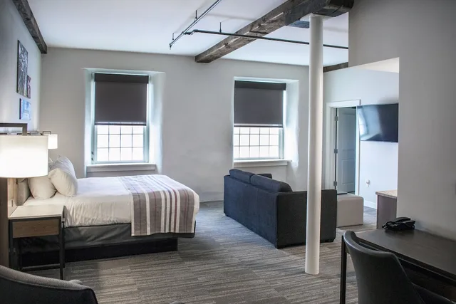 استوديو تنفيذي بسرير كينج مع أريكة، Hotel Millwright 3/5