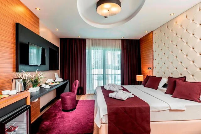 غرفة ديلوكس بسرير مزدوج بإطلالة على المسبح، Aydinoglu Otel 1/2
