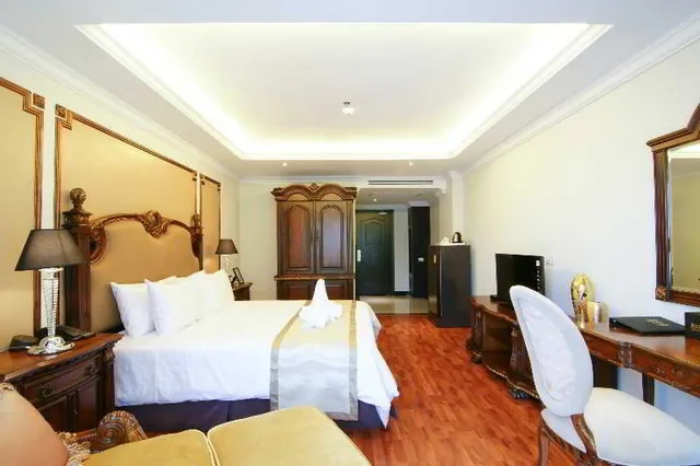 Superior, Double Bed, LK Miracle Suite 1/1