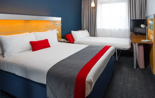 غرفة قياسية بسرير مزدوج مع أريكة، Express By Holiday Inn Cambridge 1/3