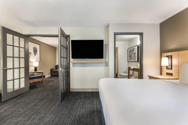 جناح بسرير كوين، Days Inn & Suites by Wyndham Thunder Bay 2/3