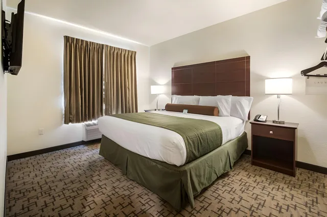 Suite, Multiple Beds، Cobblestone Hotel and Suites Victor 1/2