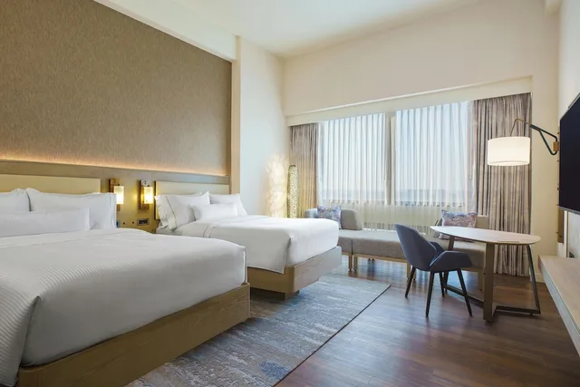 غرفة بريميوم بسرير كينج، Westin O Hare 1/6