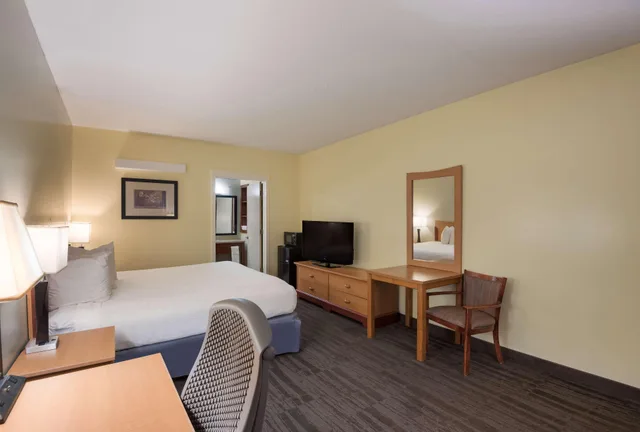 غرفة قياسية بسرير مزدوج، Best Western Inn Goshen 2/4