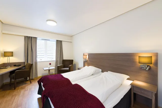 غرفة قياسية بسرير مزدوج، Fru Haugans Hotel 4/9