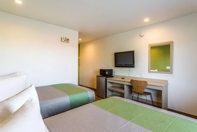 غرفة رباعية، Motel6 Needles, CA 5/9
