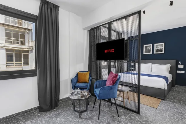 Junior Suite, Studio, Queen Bed, Sofa، PLAY Theatrou Athens, a member of Brown Hotels 3/4