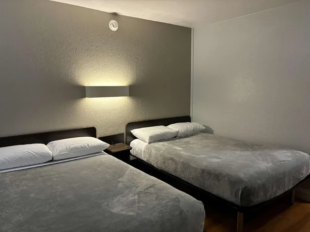 2 Full Beds Smoking, Micfridge، Motel6 Pensacola, FL - West 3/9