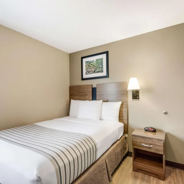 غرفة قياسية بسرير كوين، Suburban Studios Sterling - Washington Dulles 1/6
