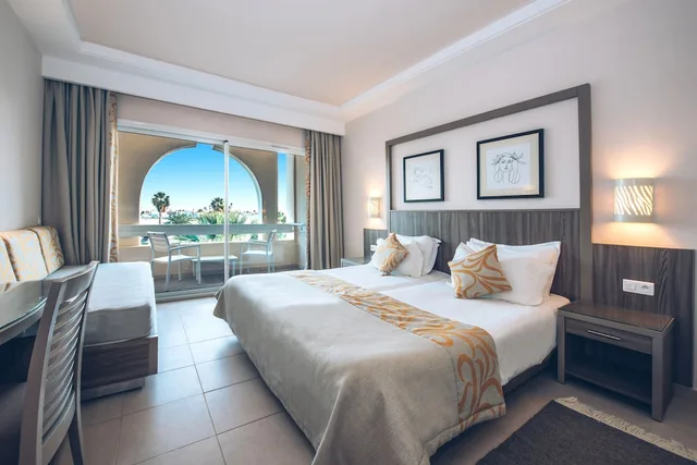 غرفة بسريرين منفصلين بإطلالة على المسبح، Iberostar Waves Mehari Djerba 1/4
