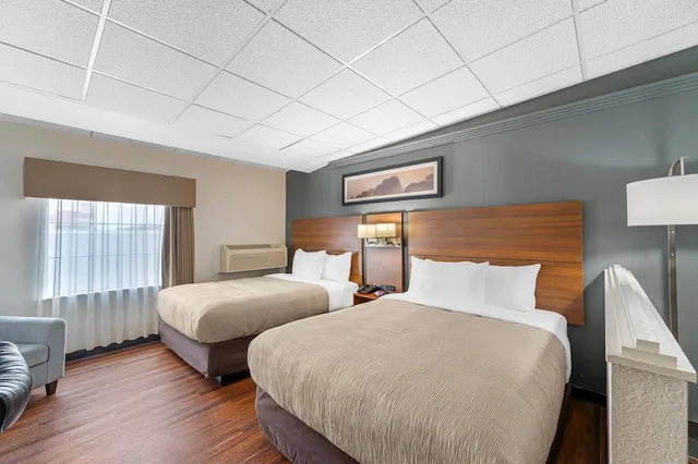 جناح بسريرين كوين، Quality Inn & Suites Kansas City - Independence I-70 East 4/7