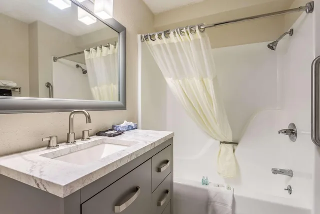 جناح بسرير كوين، Quality Inn Branson On The Strip 2/2