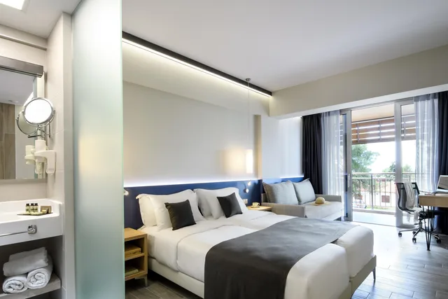 غرفة ديلوكس بسرير مزدوج، Blue Dolphin Hotel 1/1