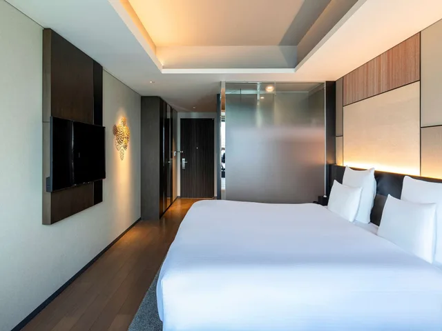 غرفة ديلوكس تنفيذية بسرير كينج مع دخول الصالة، Pullman Tokyo Tamachi 8/13