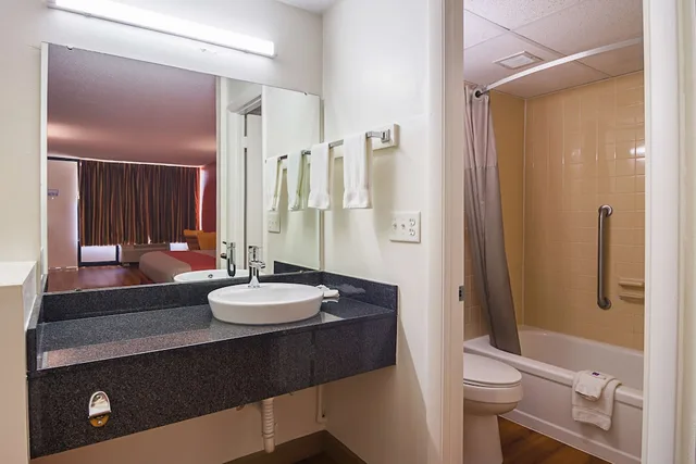 غرفة بسريرين كوين، Motel6 Cleveland, TN 6/7