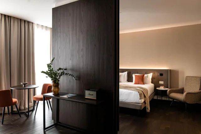 جناح بجاكوزي، Litta Palace 1/9