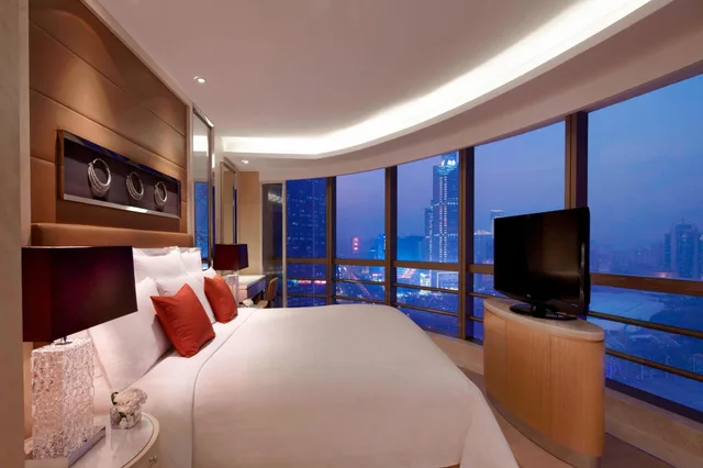 جناح ديلوكس بغرفة نوم واحدة، Guangzhou Marriott Hotel Tianhe 1/2