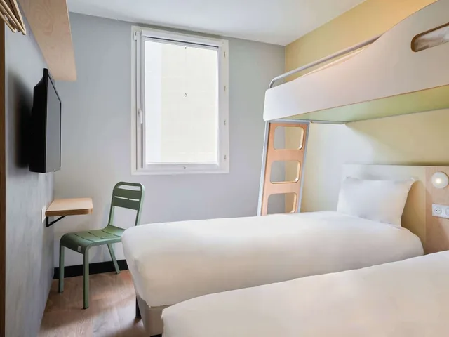 غرفة بسرير مزدوج وسرير بطابقين، IBIS BUDGET SAINT MAURICE 2/9