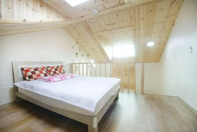 دوبلكس بسريرين مزدوجين في الملحق، Olleh House 1/5