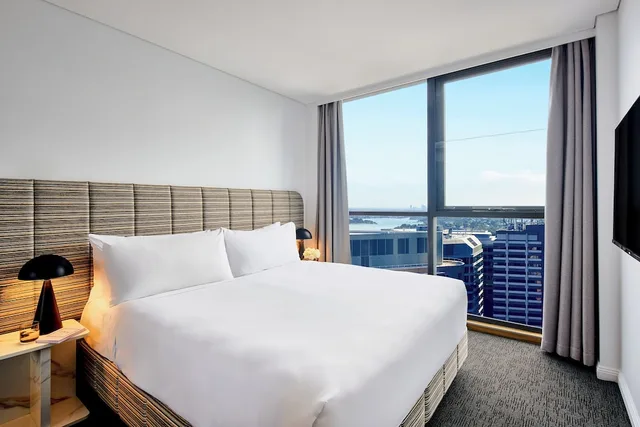 جناح بسرير كينج بشرفة بغرفة نوم واحدة، Meriton North Sydney 1/8
