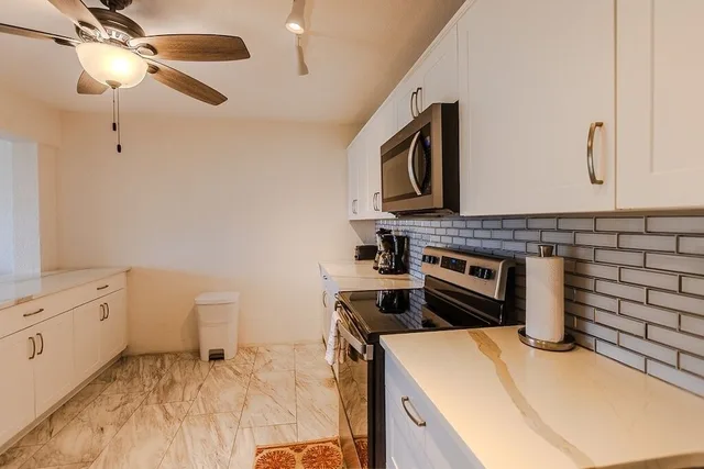 شقة سكنية بسرير كينج بغرفة نوم واحدة مع أريكة، Point Pleasant Resort 9/10