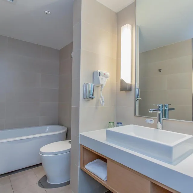 جناح بسرير كينج بغرفة نوم واحدة، Holiday Inn Express Ya an City Center 4/4