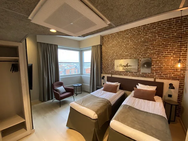 غرفة بزنس بسريرين منفصلين، Skyline Airport Hotel 2/3