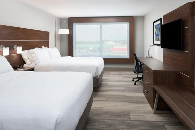 غرفة بسريرين منفصلين لذوي الإعاقة، Holiday Inn Express Suites Kingdom City 2/2