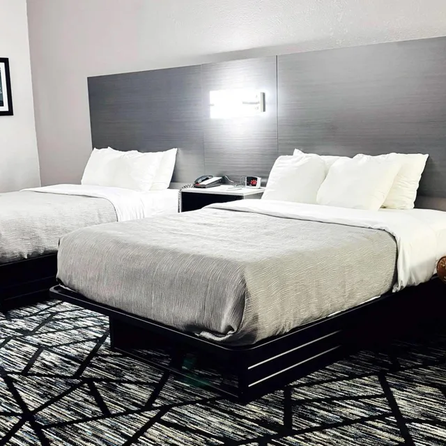 Deluxe, 2 Queen Beds, Quality Inn Raynham - Taunton 6/10