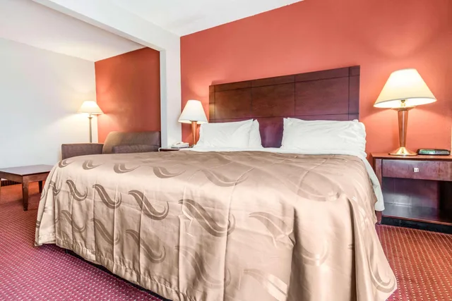 Efficiency, King Bed, Quality Inn & Suites Lawrenceburg 2/2
