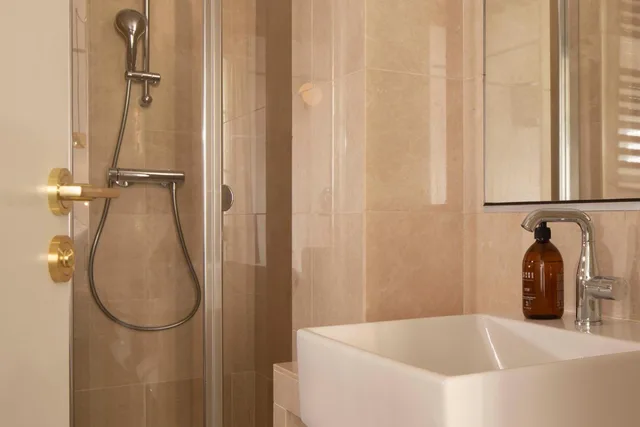 غرفة قياسية بسرير مزدوج، HOTEL DES DEUX-ILES 3/3