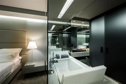 Prestige, Double or Twin Bed, The Vine Hotel 1/2
