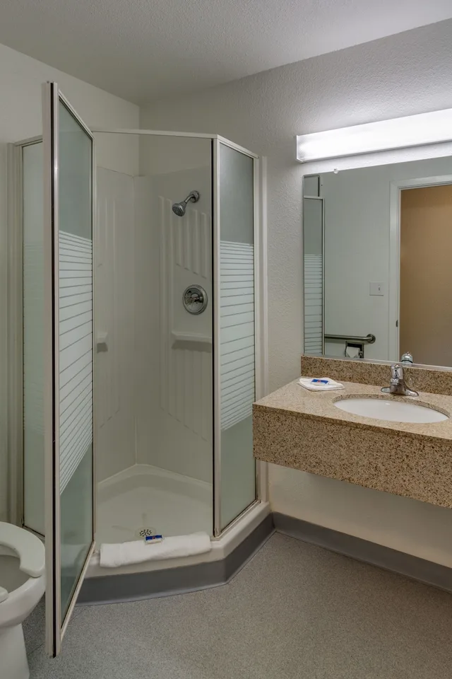 غرفة قياسية بسريرين مزدوجين، Motel6 Spokane, WA - West 5/5