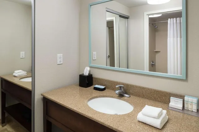 استوديو بسرير كينج مع أريكة لذوي الإعاقة، Hampton Inn New Smyrna Beach 4/5