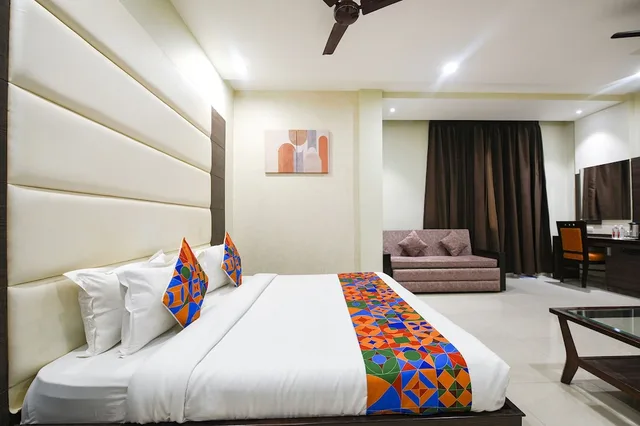 OYO Rooms Railway Station Exit Gate, Amritsar 24/60