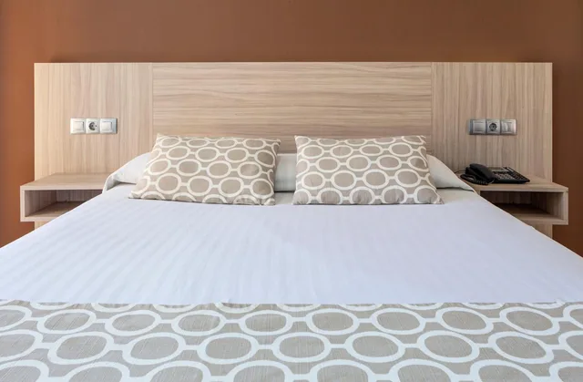 غرفة بسرير مزدوج بشرفة، Olympia Hotel Ronda II 6/10