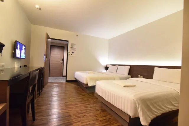 غرفة قياسية ثلاثية بثلاثة أسرّة، Leevana Hotel Hat Yai 1/5